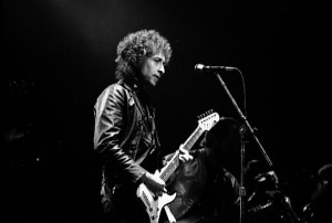 "Bob Dylan in Toronto1" by Jean-Luc - originally posted to Flickr as Bob Dylan. Licensed under CC BY-SA 2.0 via Wikimedia Commons.